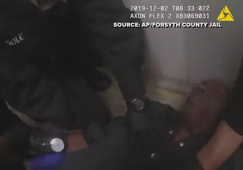 Un afro-american a murit într-un penitenciar din SUA după ce a fost imobilizat de ofițeri și a spus “nu pot să respir”