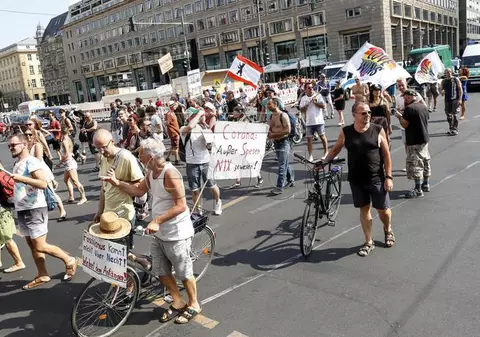 Manifestaţii la Hamburg şi Magdeburg împotriva restricţiilor antiepidemice