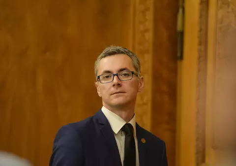 Newsweek: Deputatul USR Stelian Ion, handicap inventat ca să obțină o garsonieră. Răspunsul acestuia: Atacuri de campanie