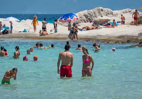 Grecia impune noi restricţii în Mykonos şi Halkidiki. Ce trebuie să știe românii care merg acolo în vacanță