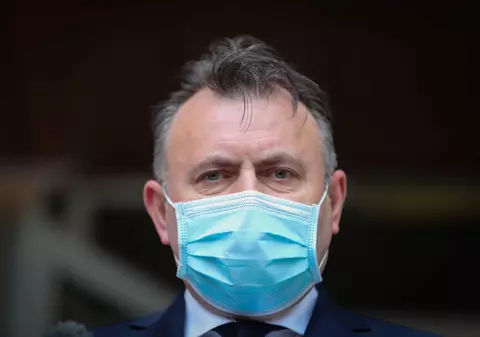 Ministrul sănătăţii: Avem peste o mie de paturi ATI pentru COVID-19, iar 200 de pacienţi sunt intubaţi cu ventilator