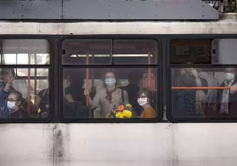 Amenzi pentru nerespectarea măsurilor de prevenire COVID-19 în mijloace de transport din București