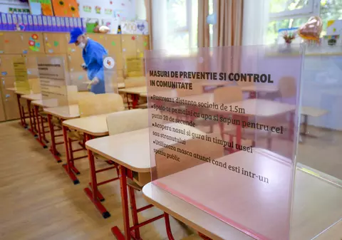 Încă o școală din sectorul 4 trece în scenariul roșu. Măsuri de dezinfecție în mai multe unități de învățământ