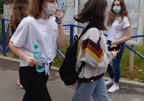 Ministerul Educaţiei: Mai mult de jumătate dintre părinţi vor cursuri faţă în faţă. Câţi părinţi preferă sistemul hibrid