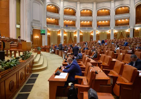 Ordonanța de urgență privind majorarea cu 20% a alocațiilor, respinsă în Comisia de Muncă a Camerei Deputaților. Votul final, miercuri