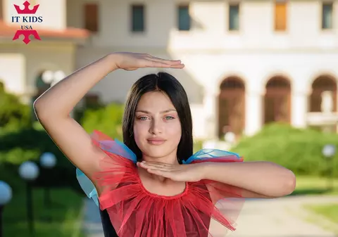 [Excelență la 14 ani] Adina Georgiana Popovici, adolescenta din Glina care a ajuns model internațional la doar 14 ani (publicitate)