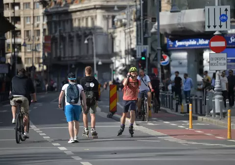 INS: Populația rezidentă din România este de 19,31 milioane de oameni, în scădere față de 2019. Îmbătrânirea demografică se accentuează