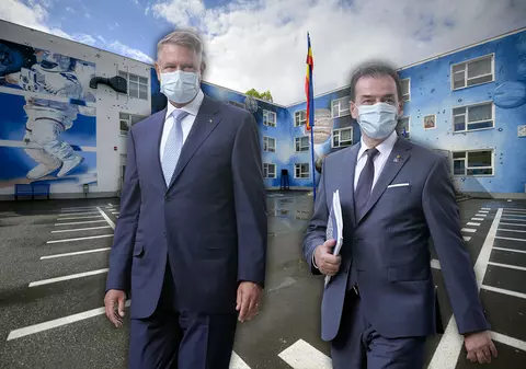 „Deșcolarizarea societății”, cu părinţi şi copii abandonaţi. Tableta la școală sună ca o mită electorală!