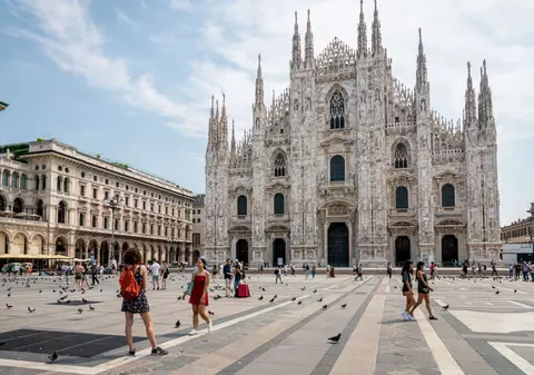 Restricții importante în Italia: se închid discotecile şi se introduce obligativitatea de a purta masca în aer liber