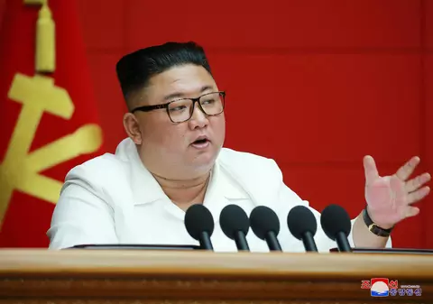 Phenianul a publicat noi imagini cu Kim Jong-un, după noile speculații legate de starea sa de sănătate