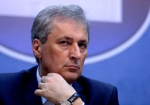 Marcel Vela face control la Poliţia Capitalei, după acuzaţiile că interlopii au oameni infiltraţi în politică şi poliţie