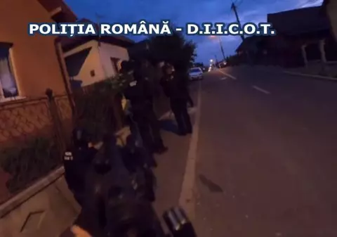 Fost comisar la Crimă Organizată, reținut pentru șantaj. Cum acționa grupul infracțional pe care îl conducea