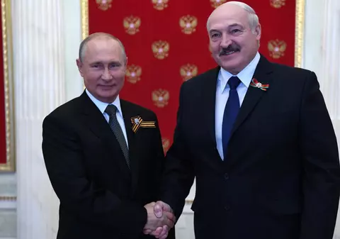 Putin i-a trimis 500 de milioane de dolari lui Lukașenko, ajutor în fața sancțiunilor UE