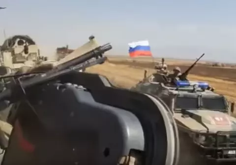 Video | Tensiuni între Rusia şi SUA după ce un blindat rusesc se ciocneşte de un vehicul militar american în Siria