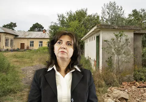 Care e locul din care se vede cel mai bine curtea școlii?