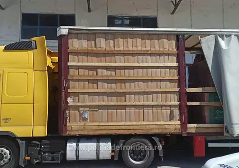 VIDEO | Captură record de țigări pentru acest an. Ce marfă era declarată în acte