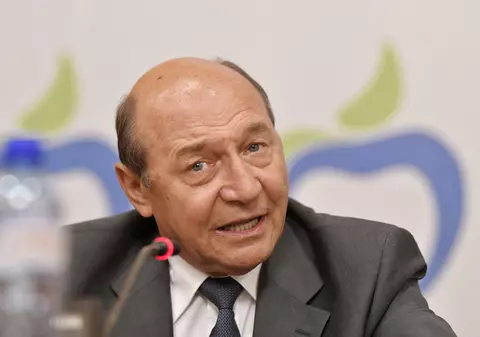 Traian Băsescu: “Nu mă voi opri dintr-o cursă electorală. E ca şi cum i-ai spune unui avion: opreşte puţin!”