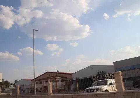 Nouă români care lucrează la o fermă din Spania au fost depistați cu COVID-19. MAE anunță că toți au fost plasați în izolare