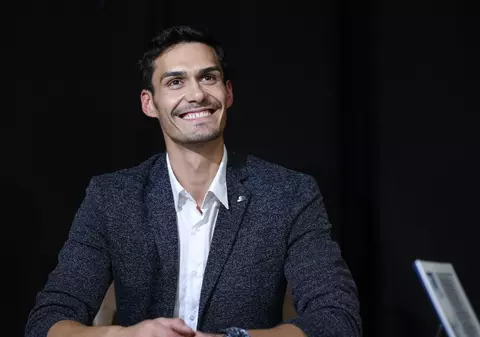 George Burcea va sta despărțit de fetele lui două luni, cât timp filmează pentru Ferma „Sper să nu se întâmple ceva rău cu familia mea”