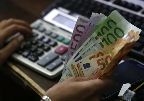 Curs BNR, 31 august 2020. Leul scade în faţa monedei europene