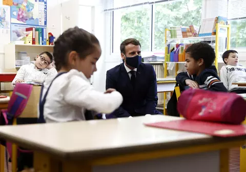 Interviu Libertatea cu un profesor de la un liceu din Franța: “Guvernul a declarat, desigur, că totul va fi în regulă, sindicatele au îndoieli însă”