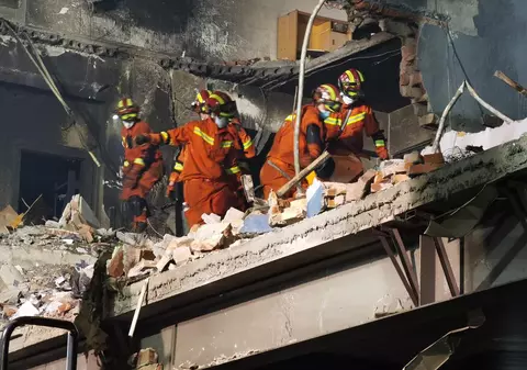 VIDEO | Un restaurant din China s-a prăbușit, omorând cel puțin 17 persoane