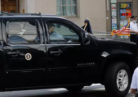 Donald Trump și-a vizitat fratele bolnav la spital, apoi a zburat la resortul său de golf din New Jersey