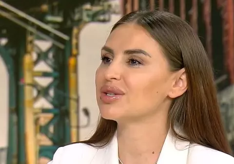Roxana Blagu, fostă membră Trident, nu și-a mai văzut fetița de 7 ani. “Oana împlinește 12 ani. Cu ocazia aceasta vreau să îi urez și eu La mulți ani!”