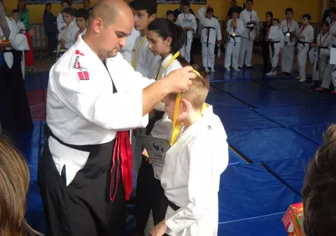 [Excelență la 14 ani] Matei Bolovan, tânărul campion de aikido din Prahova: “Așa am avut ocazia să descopăr oameni minunați!” (publicitate)