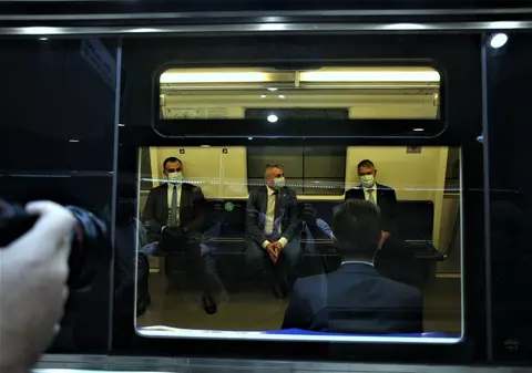 Metroul din Drumul Taberei, deschis astăzi pentru călători. Klaus Iohannis, la inaugurare: „O mare realizare! Această linie risca să devină o legendă”