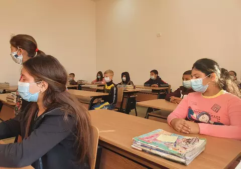 Eroare gravă la DSP Vaslui: două eleve cu COVID-19, anunțate la liceul greșit