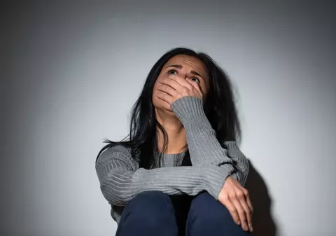 Calvarul unei tinere agresate sexual de fratele ei vreme de 11 ani. “Uneori, stau cu frică seara, să nu mor”. Detalii înfiorătoare din anchetă și decizia judecătorilor
