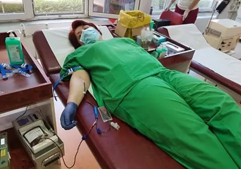 O infirmieră din Arad a donat de patru ori plasmă pentru tratarea pacienților infectați cu COVID-19