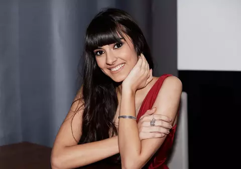 VIDEO | Fotomodel român, ținta insultelor după ce și-a depus candidatura la alegerile locale din Italia: ”Ţiganco, marş în ţara ta de r...t”