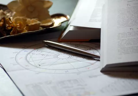 Horoscop 20 septembrie. Berbecii nu-și pot explica visele, Gemenii au mintea foarte activă