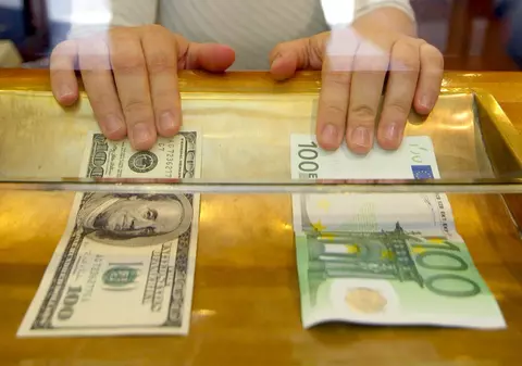 Curs BNR, 24 septembrie 2020. Euro și dolarul au crescut din nou. Un nou maxim istoric atins de moneda europeană