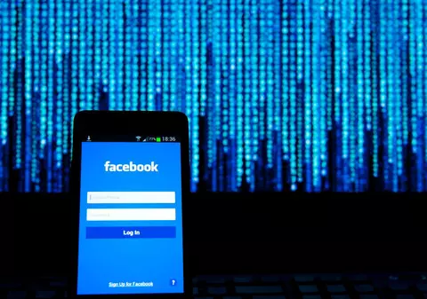 Cum ”ignoră” Facebook manipulările politice făcute prin intermediul rețelei sociale. Dezvăluirile unei foste angajate: ”Am sânge pe mâini”