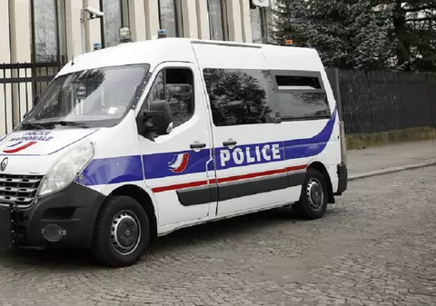 Crimă înfiorătoare în Franța. O româncă a fost înjunghiată de peste 30 de ori de fiul vitreg