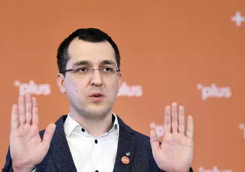 VIDEO | Simpatizanți USR-PLUS, stropiți cu apă de o mașină a Primăriei Voluntari. Vlad Voiculescu:„Colegii mei au chemat poliția”