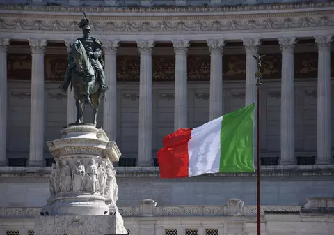 Cum a reușit Italia, prima ţară europeană care a fost lovită de COVID, să țină în frâu al doilea val al epidemiei