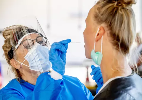 Preşedintele şi locţiitorul Biroului Electoral Municipal Brăila, confirmaţi cu COVID-19. Ce măsuri s-au luat