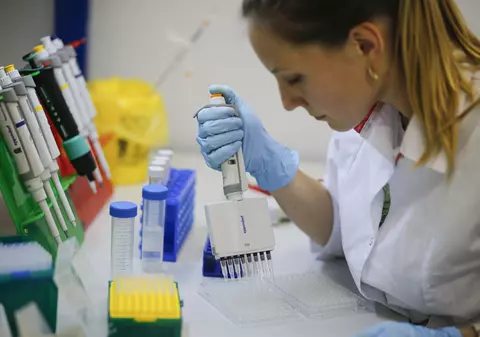 DOCUMENT | Reguli noi pentru internarea pacienților COVID. Vindecarea asimptomaticilor, stabilită de medicul de familie. Fără retestare după 14 zile de izolare