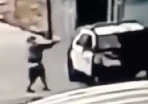 VIDEO | Doi polițiști din Los Angeles au fost împușcați într-o ambuscadă. Reacția vehementă a lui Trump