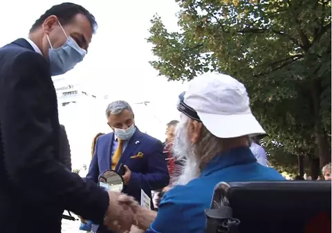 Ludovic Orban, către o persoană aflată într-un vehicul destinat persoanelor cu dizabilităţi: "Ce viteză prinde?"