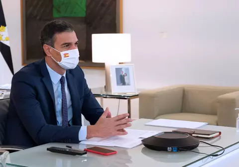Spania renunță la masca de protecție în aer liber. „E ultimul weekend cu mască afară”