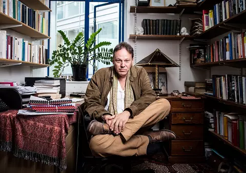A murit David Graeber, gânditorul care a explicat cum muncitul aiurea, inutil, a ajuns esența societății noastre