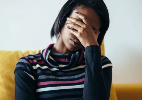 O femeie din Marea Britanie are COVID-19 de 6 luni. În fiecare săptămână se confruntă cu simptome diferite