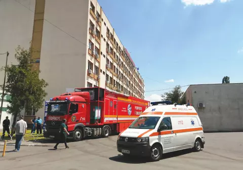 Vești bune pentru bolnavii COVID din Ploiești. Unitatea de terapie mobilă din curtea Spitalului Județean de Urgență, repusă în funcțiune