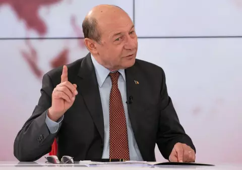Traian Băsescu, despre Donald Trump: "Este pe cale să-şi facă ţara praf şi pulbere"