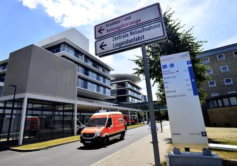 Fără precedent: decesul unei paciente, atribuit unui atac cibernetic. Femeia nu a putut primi îngrijiri deoarece spitalul avea toate sistemele blocate